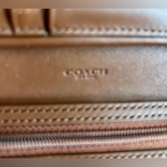 Coach Crossbody Wallet Medium sized - Picture 6 of 12